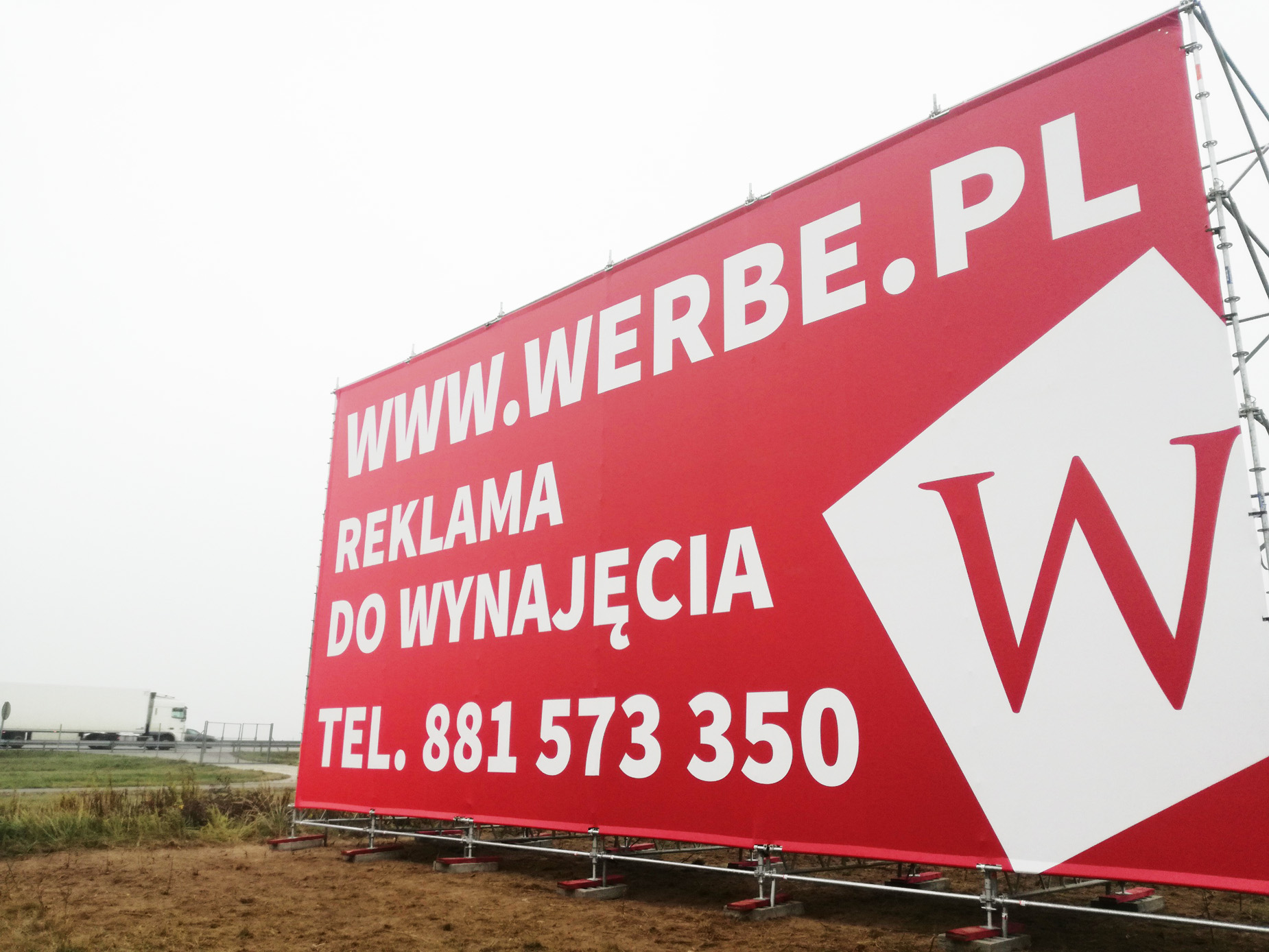 1) Lokalizacja: Megaboard, billboard reklama przy autostradzie A2 Łódź - Warszawa