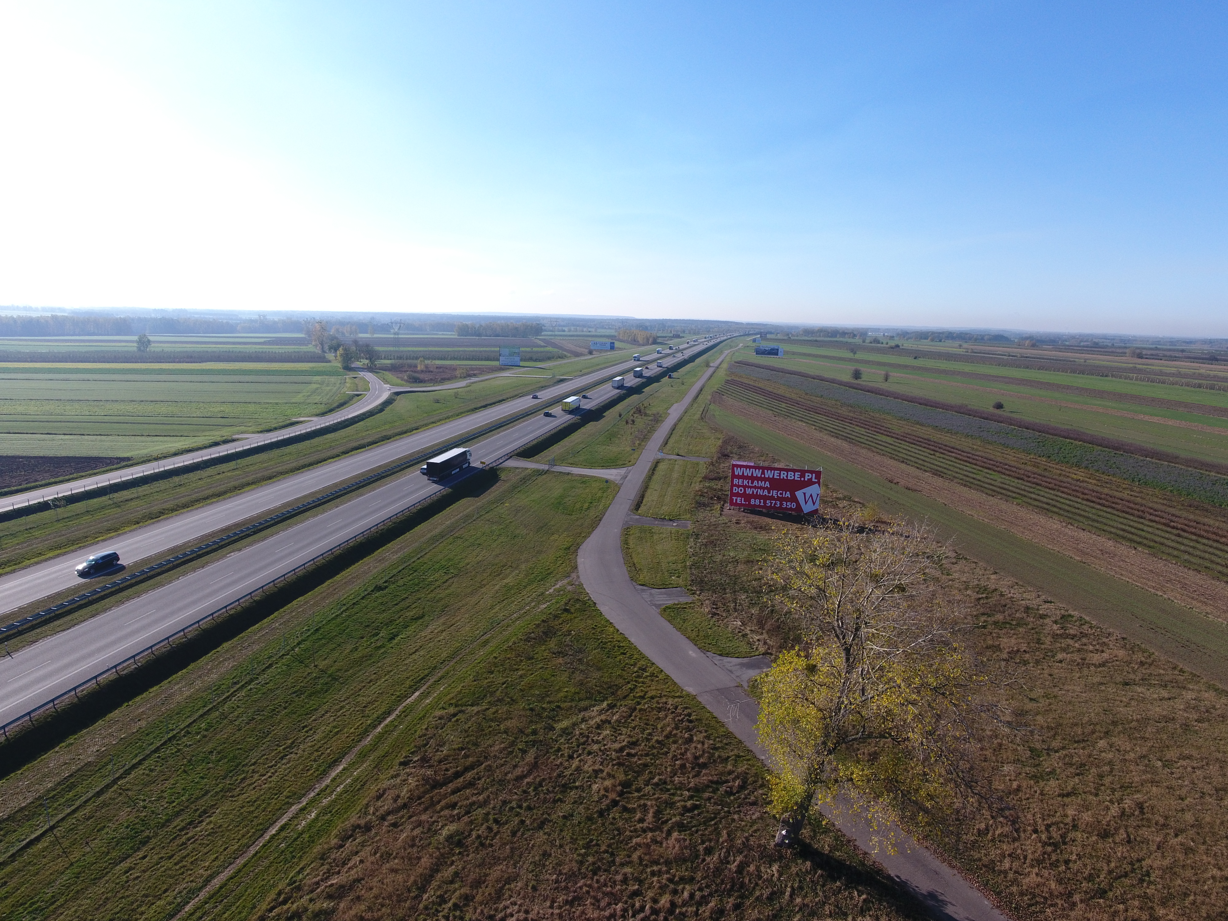 Reklama wielkoformatowa, tablica reklamowa przy autostradzie A2 Reklama wielkoformatowa, tablica reklamowa przy autostradzie A2 Łódź Warszawa