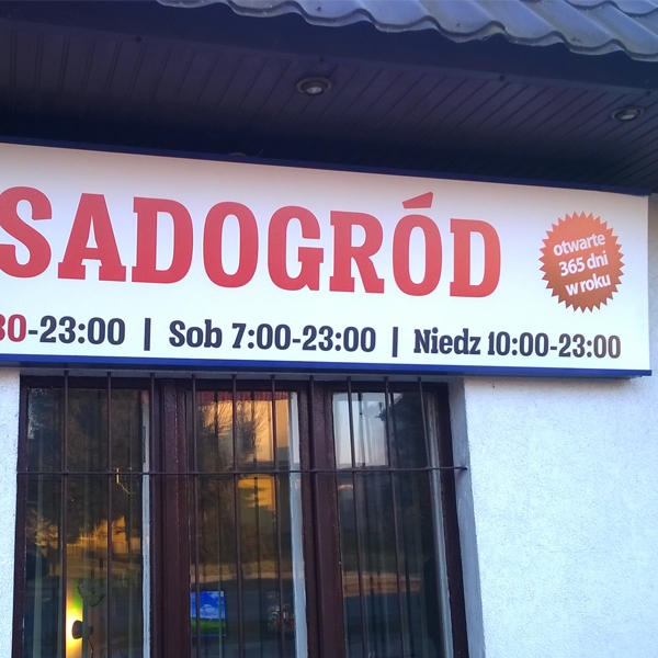 Wymiana plexi w kasetonie - sklep Sadogród w Kaźmierzu